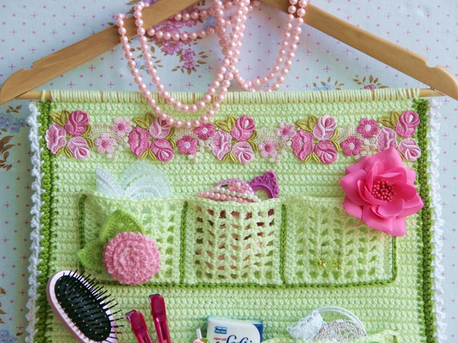 Вязаный органайзер для расчесок