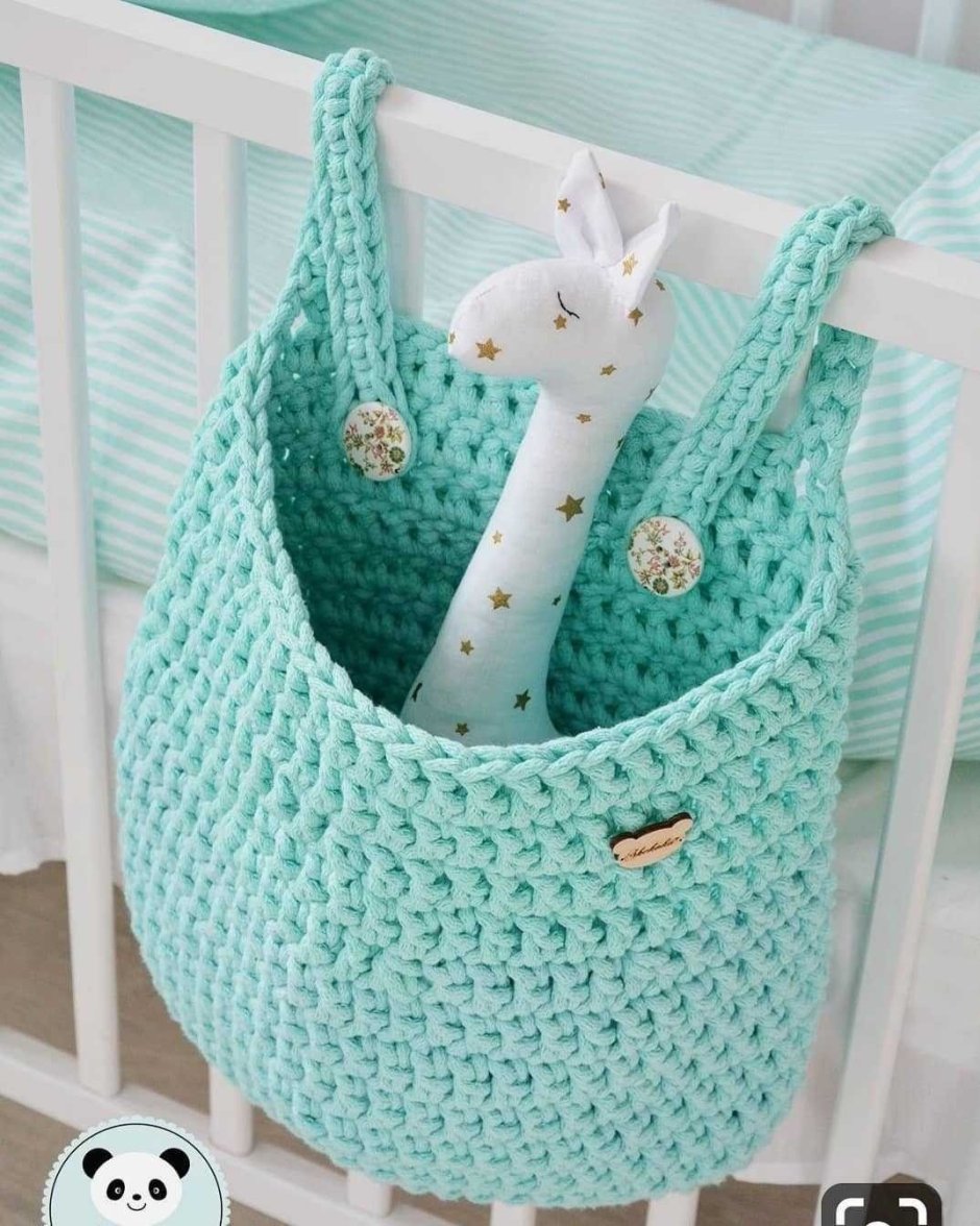 Вязаный органайзер на стену