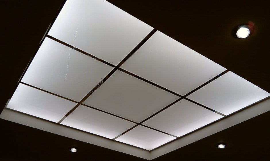 Демонтаж потолка Армстронг