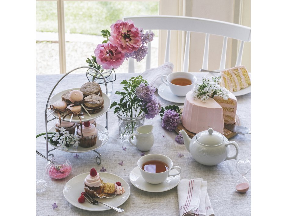 Красивый чайный стол