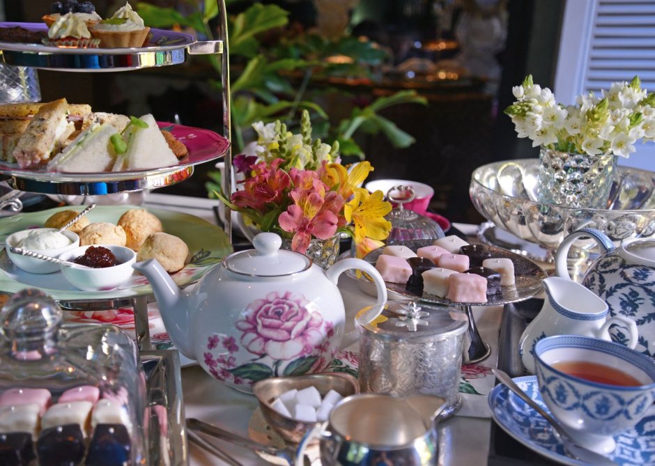 Праздничный чайный стол