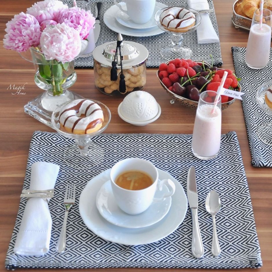 Посуда в винтажном стиле