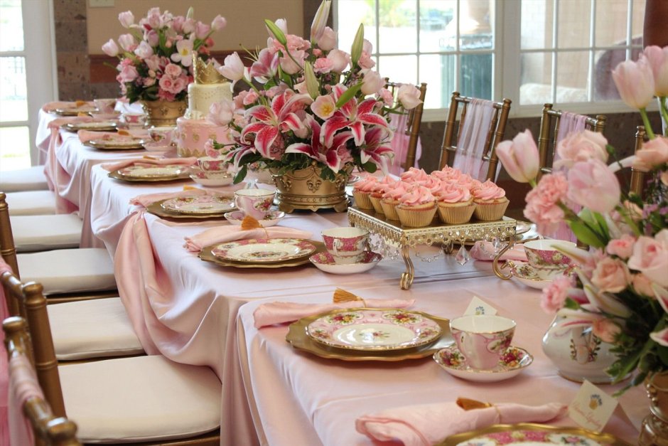 Красивый чайный стол