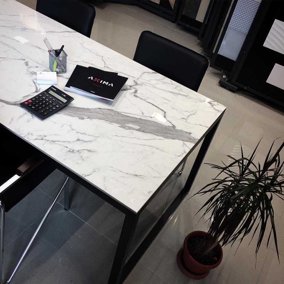 Консоль Неоклассика с мраморной столешницей