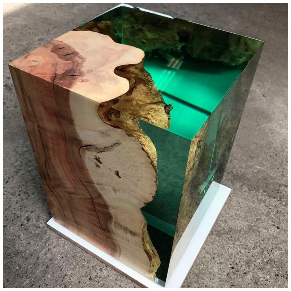 Столешница из эпоксидной смолы и дерева