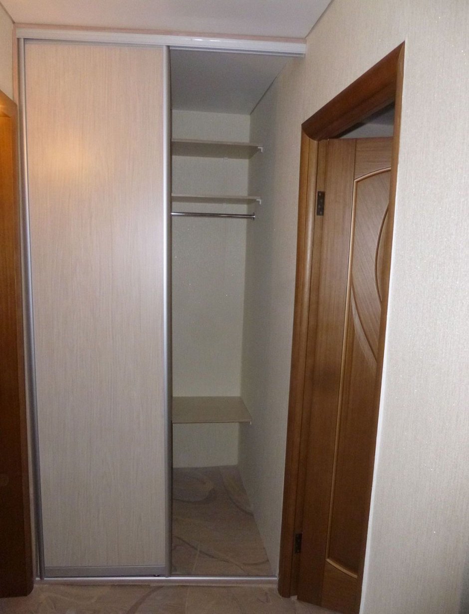 Дверь в кладовку