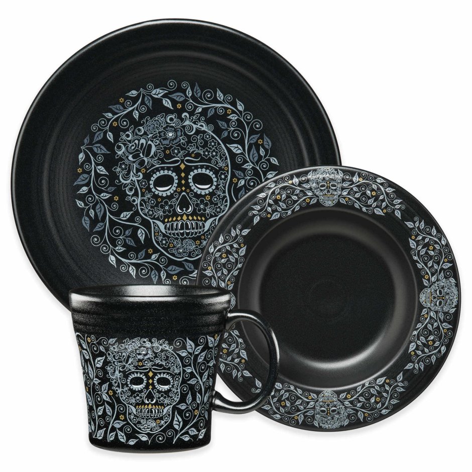 Посуда в готическом стиле чайник