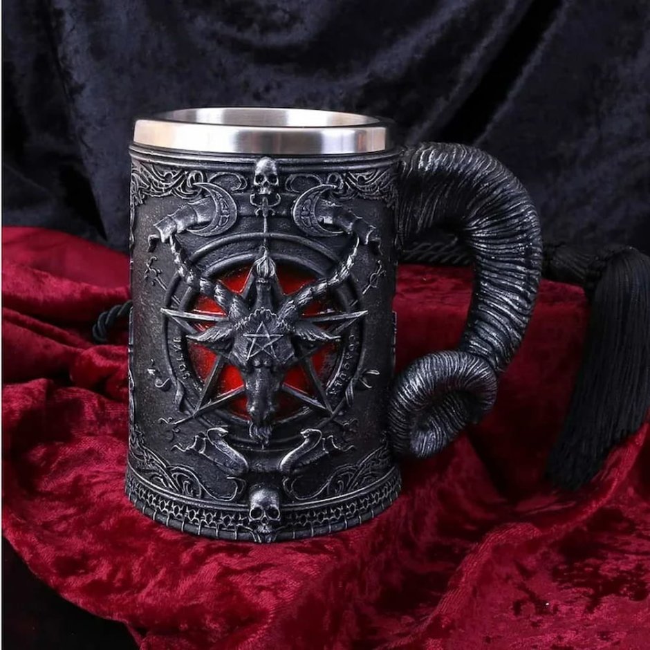 Бокалы в готическом стиле