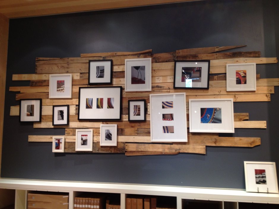 Стенд из деревянных реек