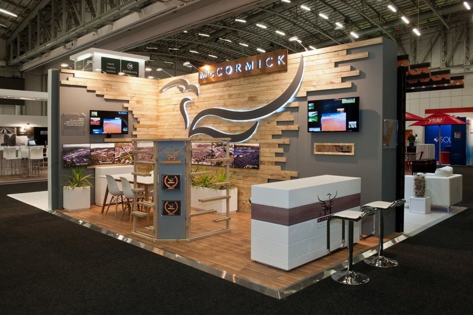 Выставочный стенд деревянный