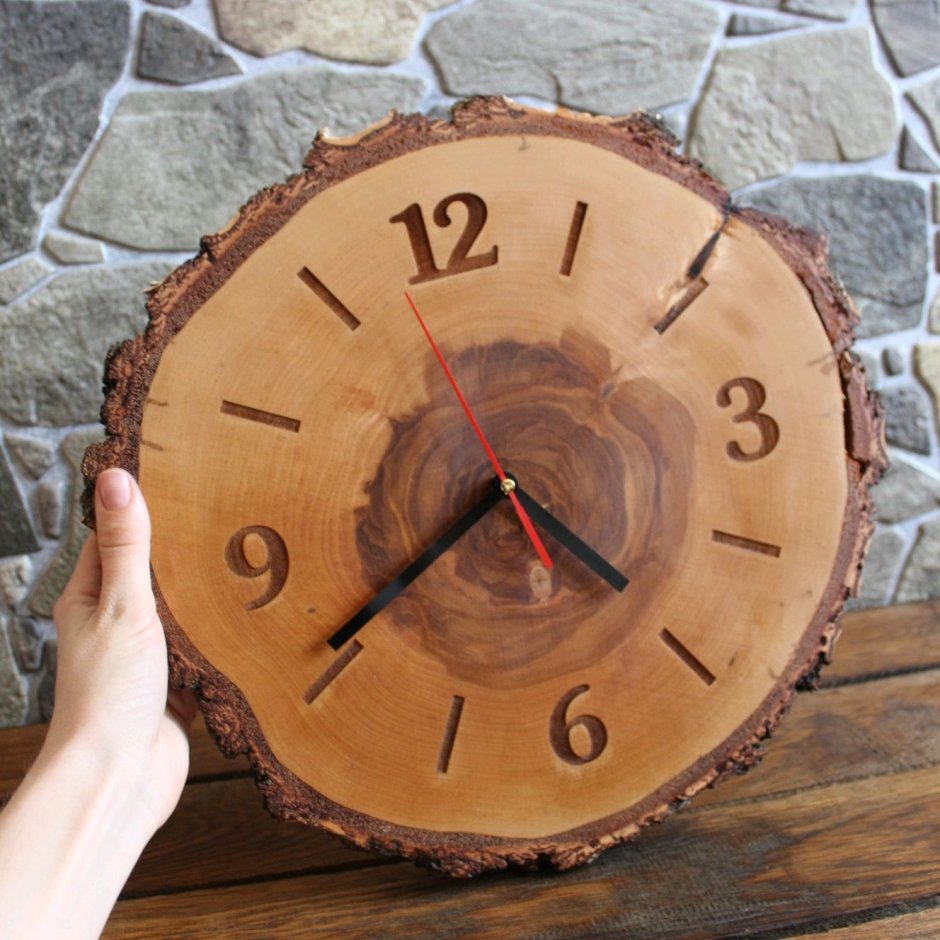 Часы из спила дерева