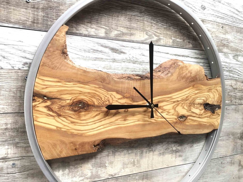 Креативные часы из дерева