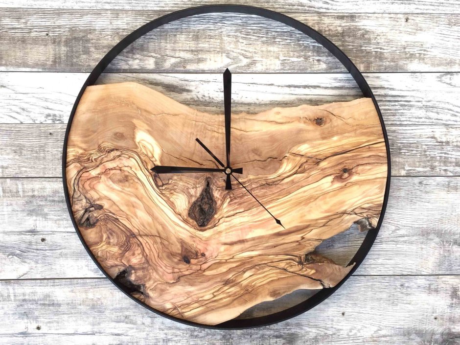 Часы из куска дерева
