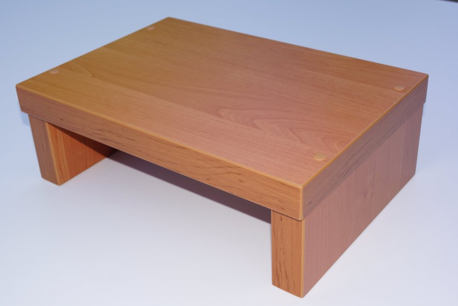 Тумба под телевизор из поддонов