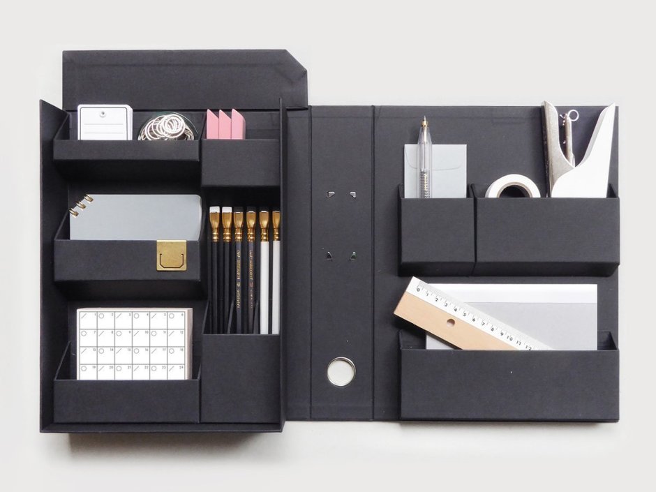 Порядок на рабочем столе швеи