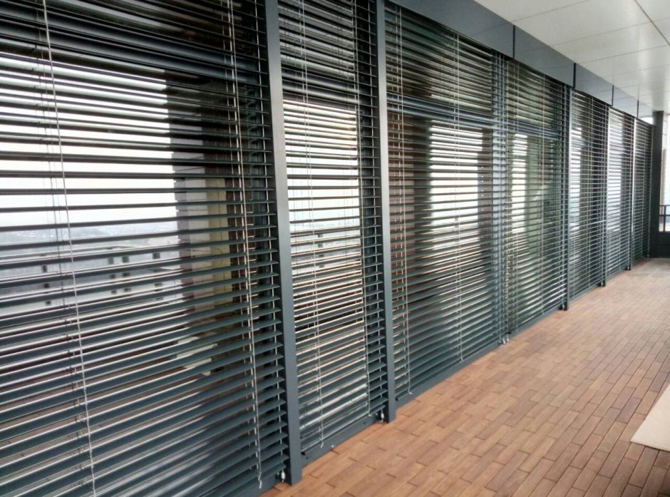 Жалюзи вертикальные двухцветные