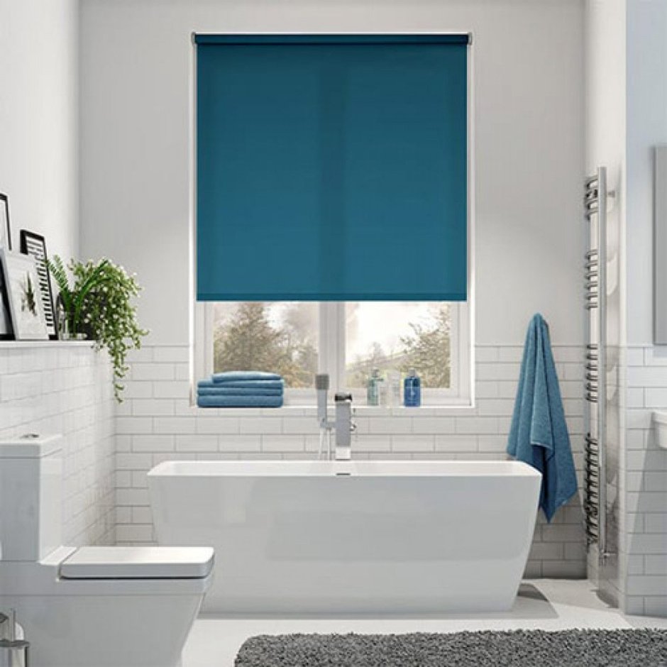 Деревянные жалюзи в ванной