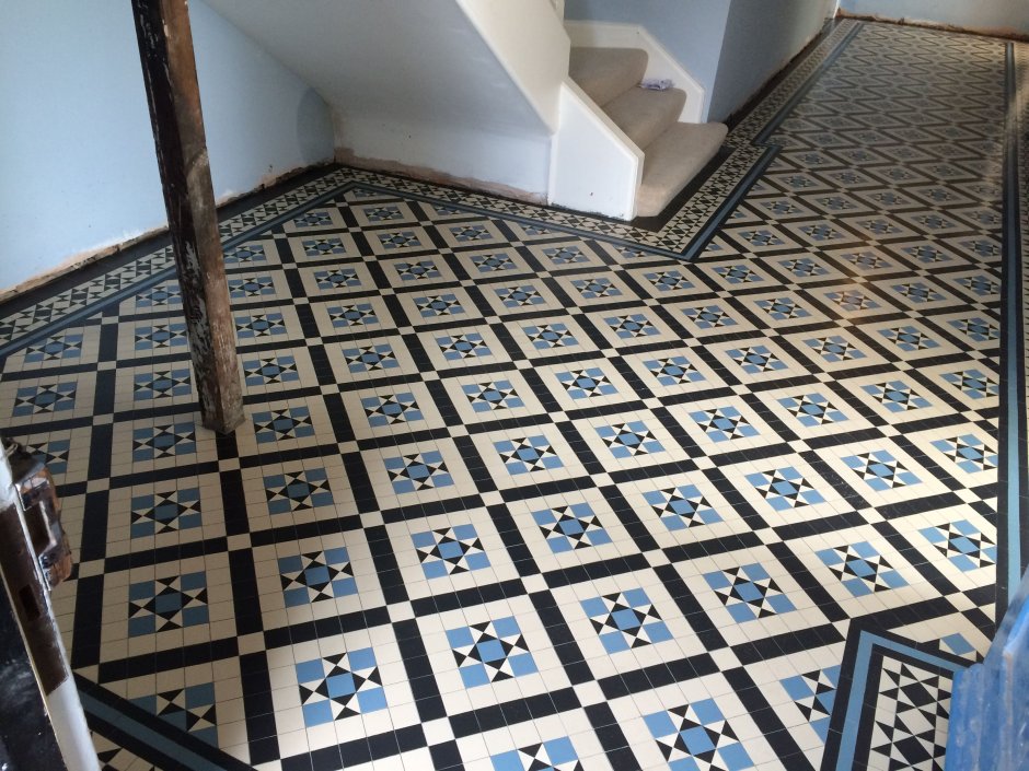 Мозаика на полу в прихожей