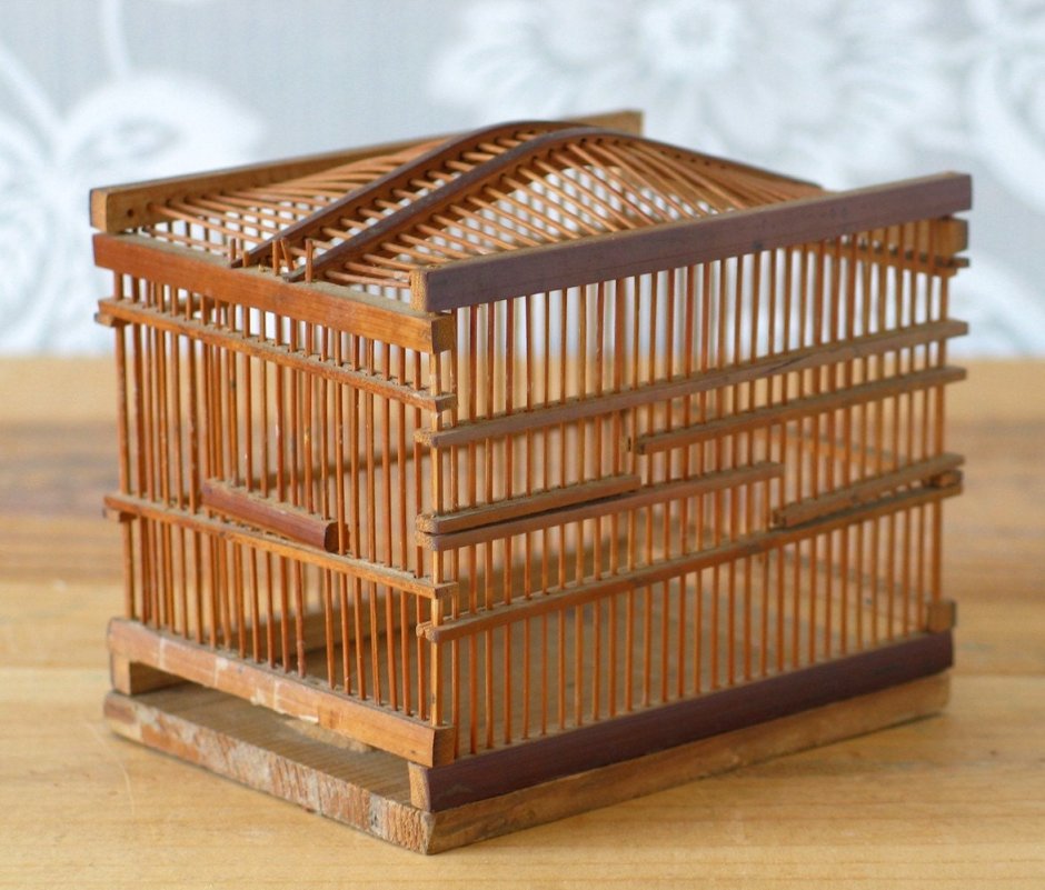 Клетка для птиц с бамбуковыми прутьями + и -