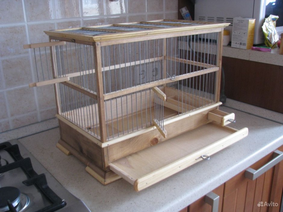 Клетка для канареек деревянная