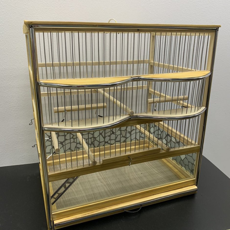 Деревянная клетка для птиц