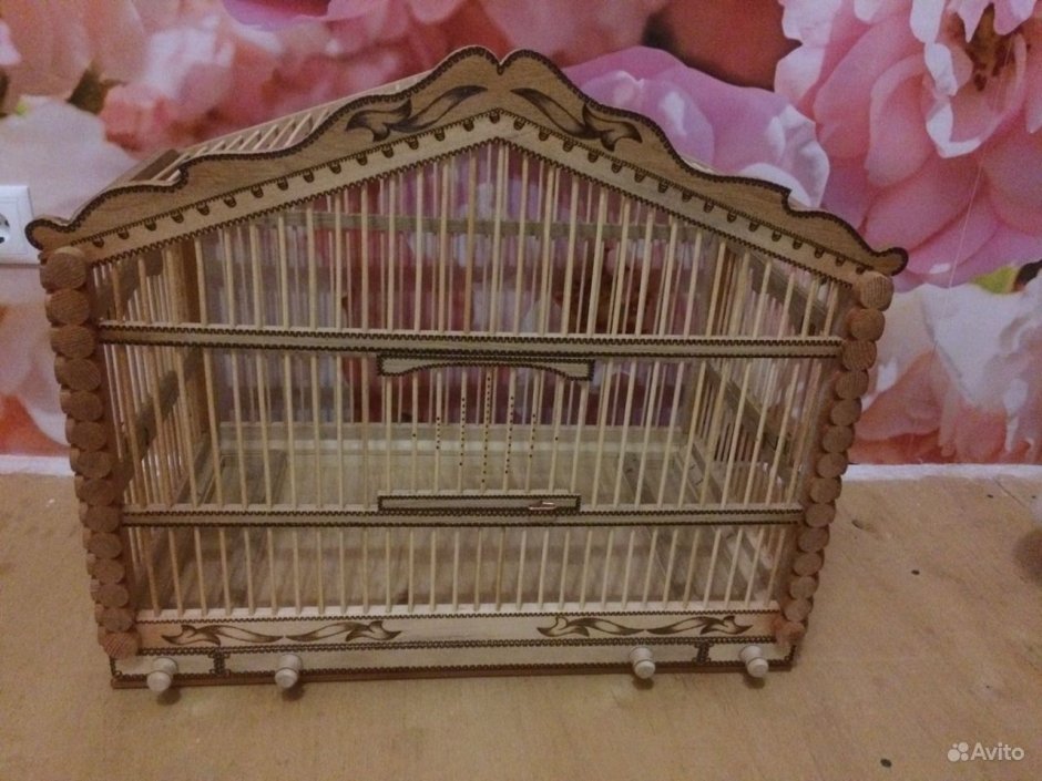 Резная клетка для птиц