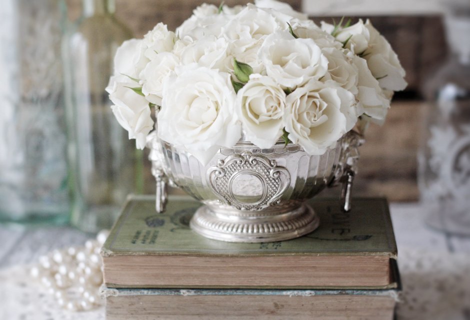 Белые розы красивые композиции
