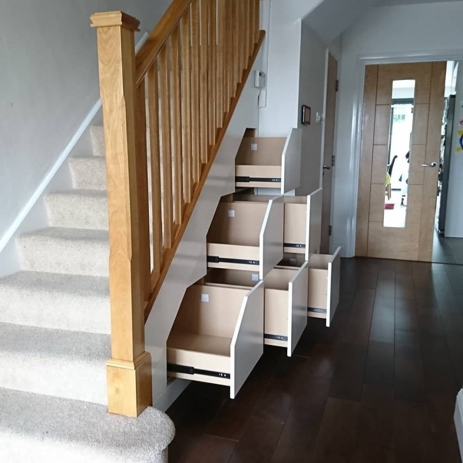 Система хранения под лестницей