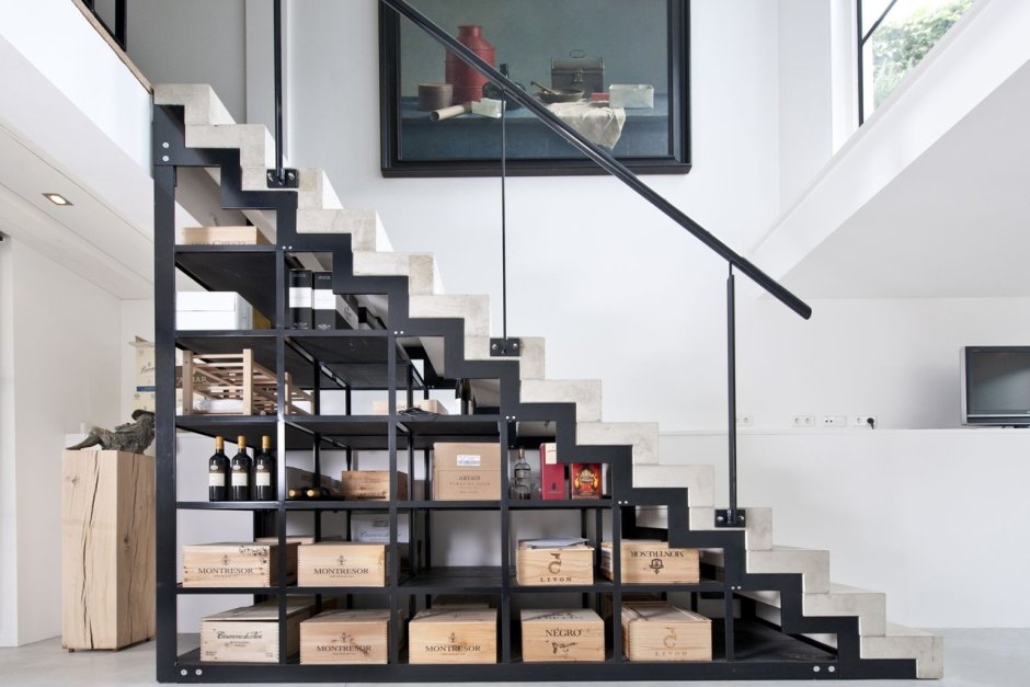 Стилаж в стиле лофт под лесницу