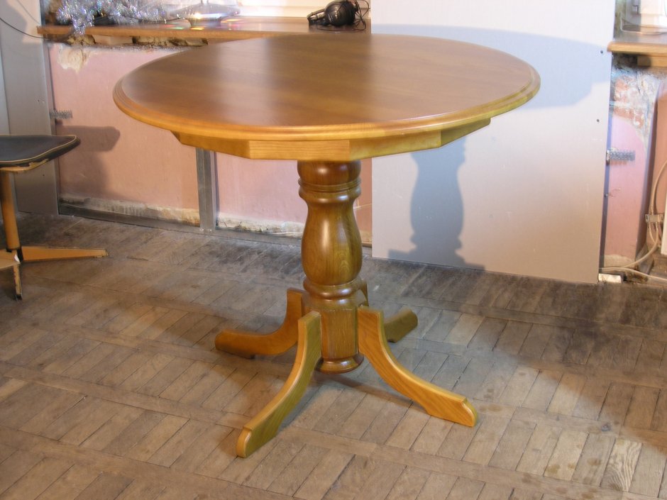 Стол обеденный круглый массив