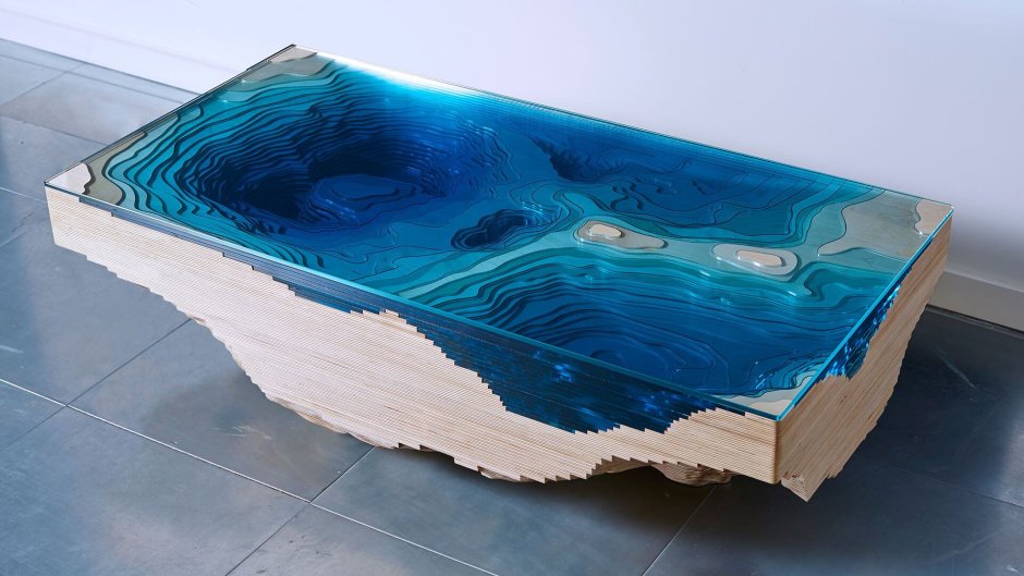 Стол с эпоксидной смолой