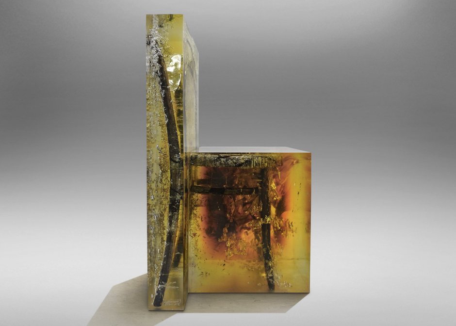 Стулья из эпоксидной смолы и дерева