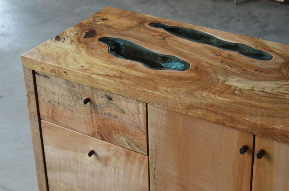 Тумбочка из эпоксидной смолы