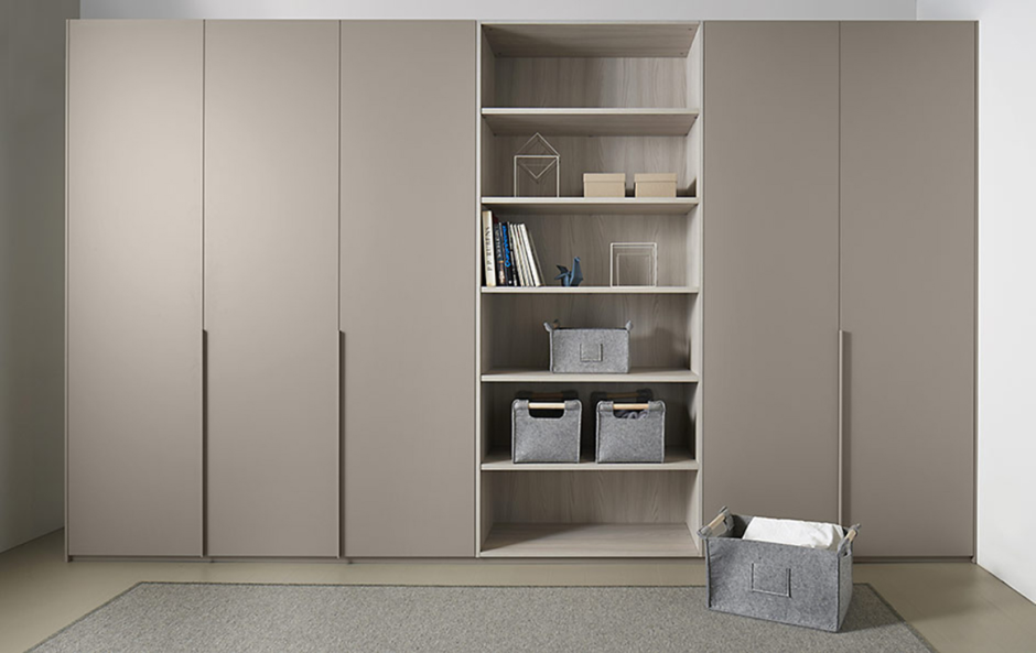 Шкаф встроенный в нишу