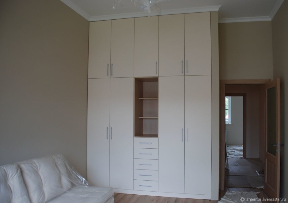 Современные шкафы в прихожую