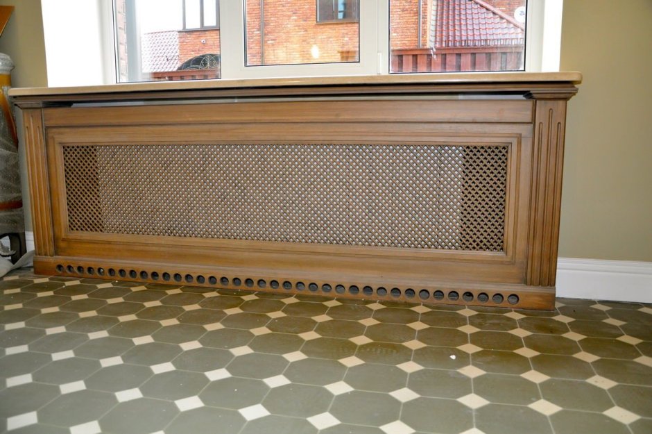 Деревянная решетка на батарею