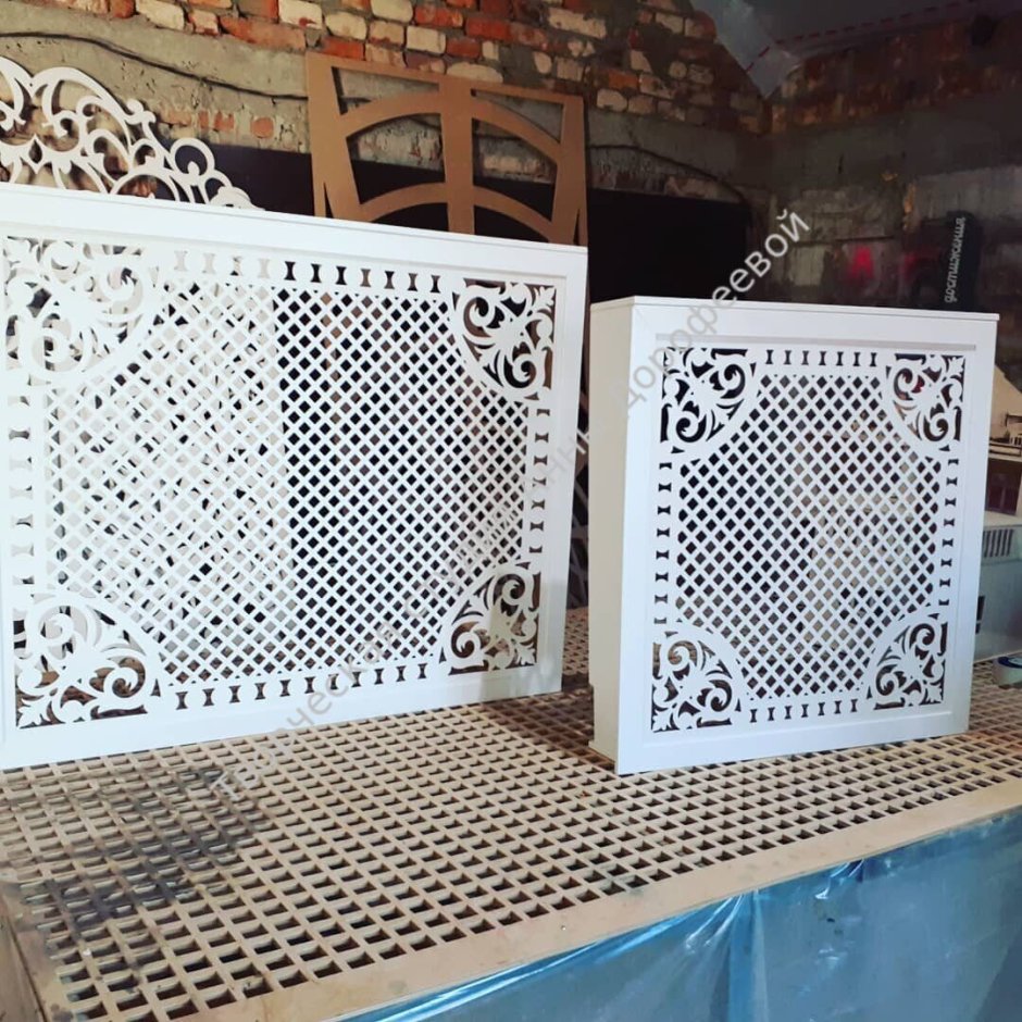 Экран навесной для батареи 620х700х180