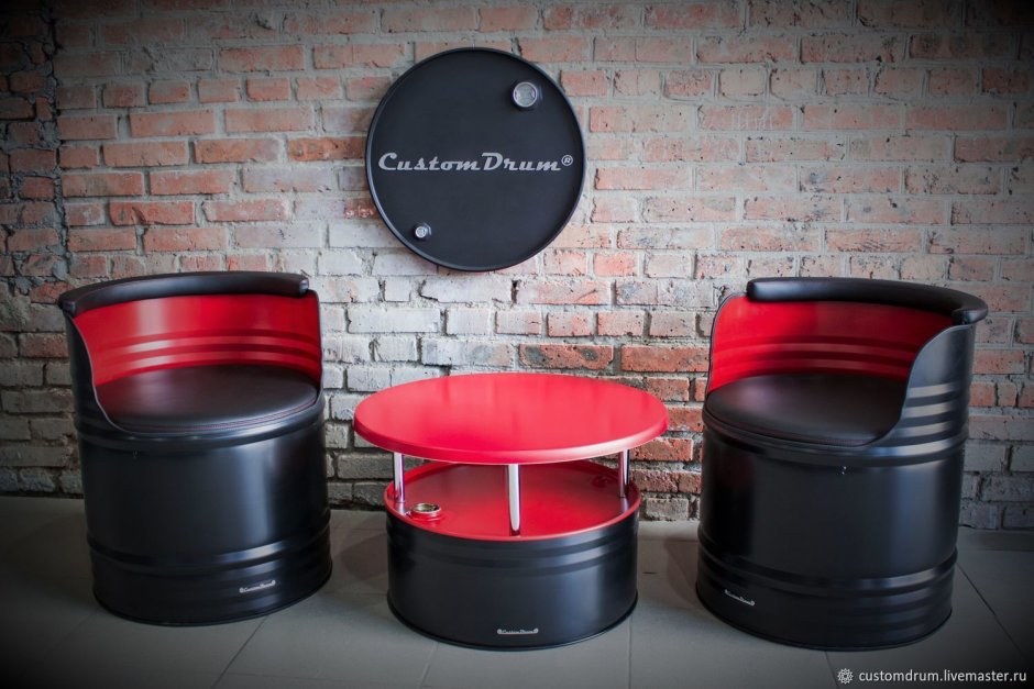 Стулья из металлических бочек