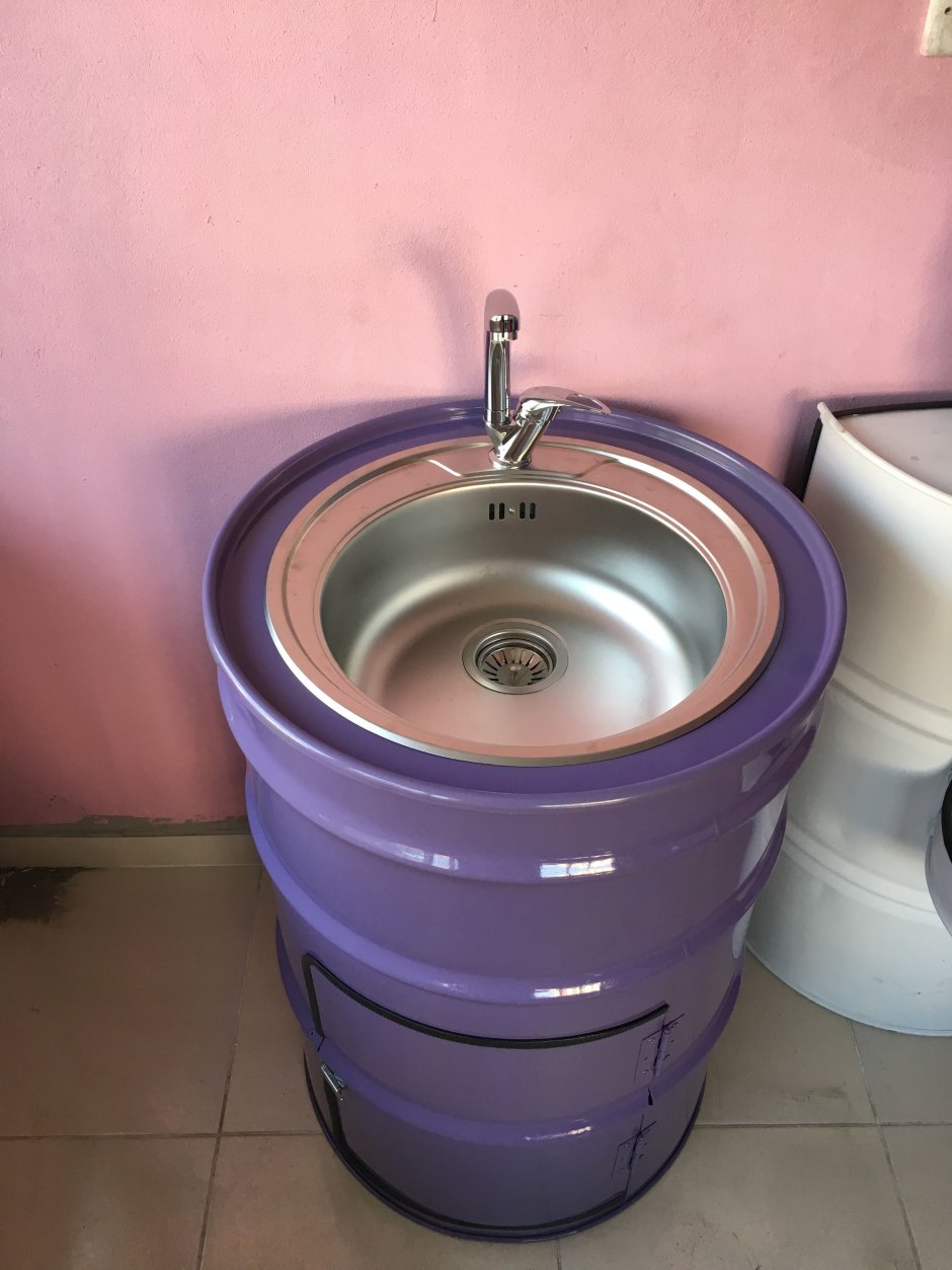 Раковина в бочке