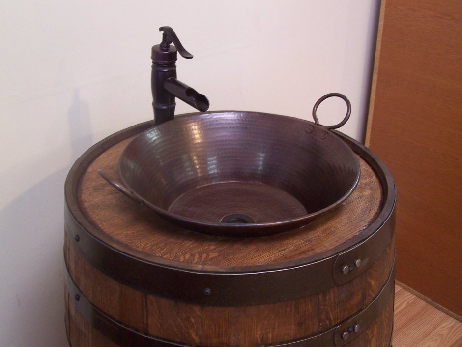 Раковина из старой бочки