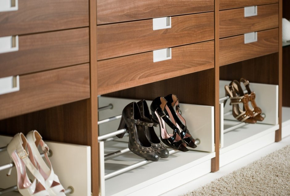 Обувницы в гардеробной