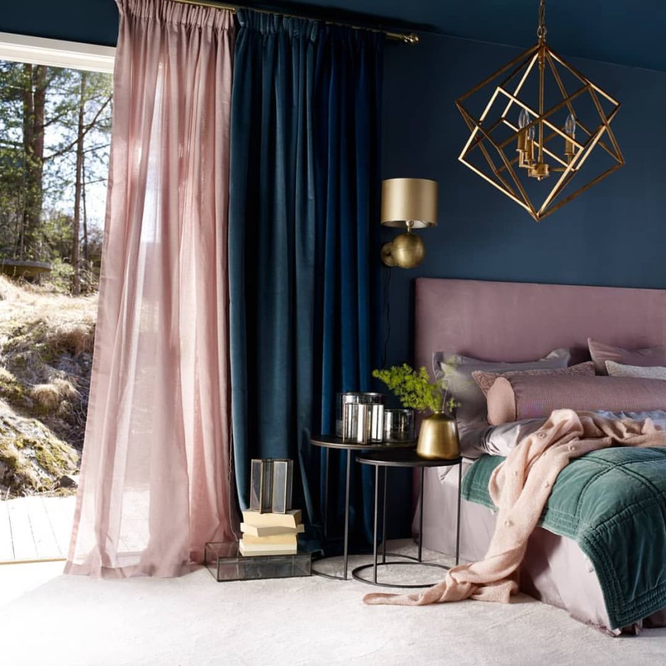 Пудровая спальня синяя