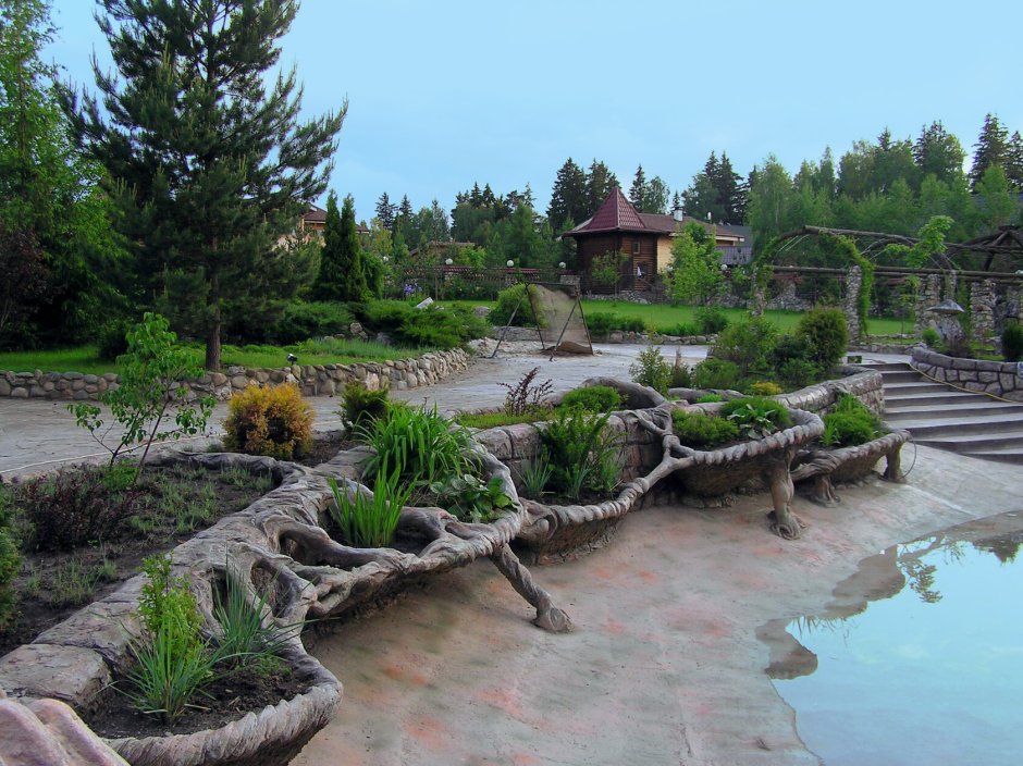 Входная зона в саду