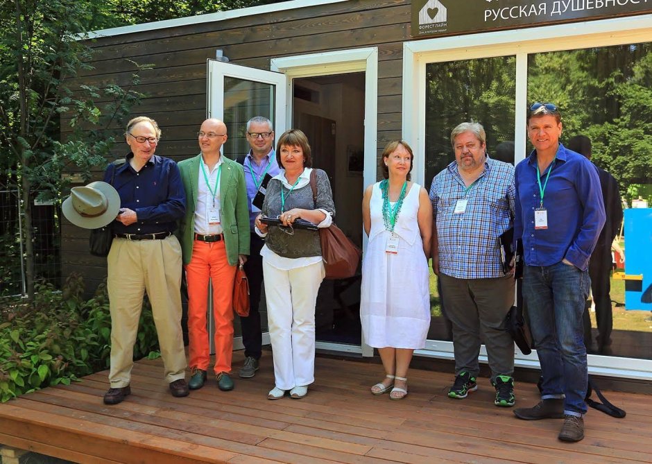 Спирея серая Грефшейм