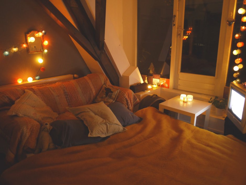 Незаправленная кровать