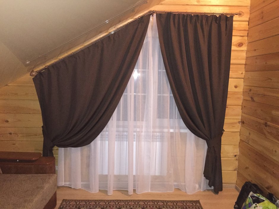 Карниз для мансардной ванной