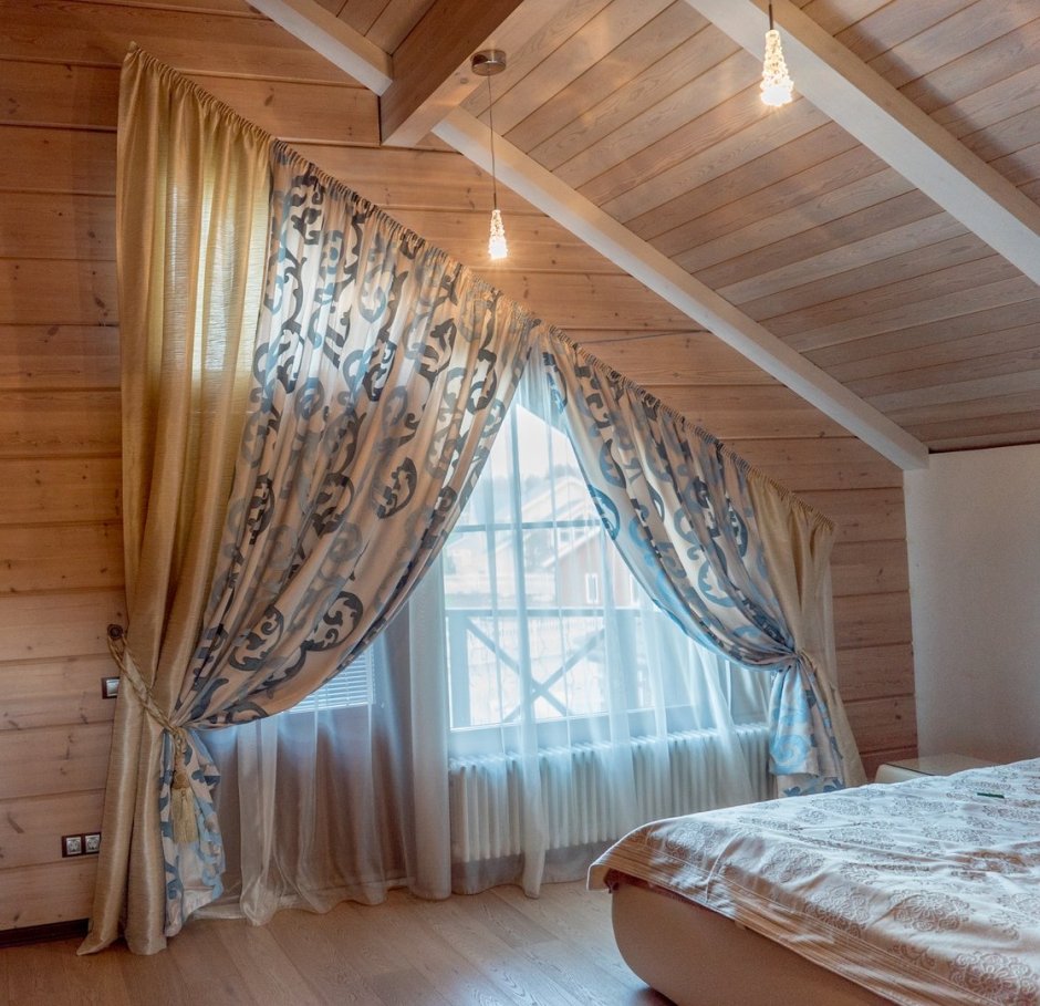 Шторы для скошенных мансардных окон