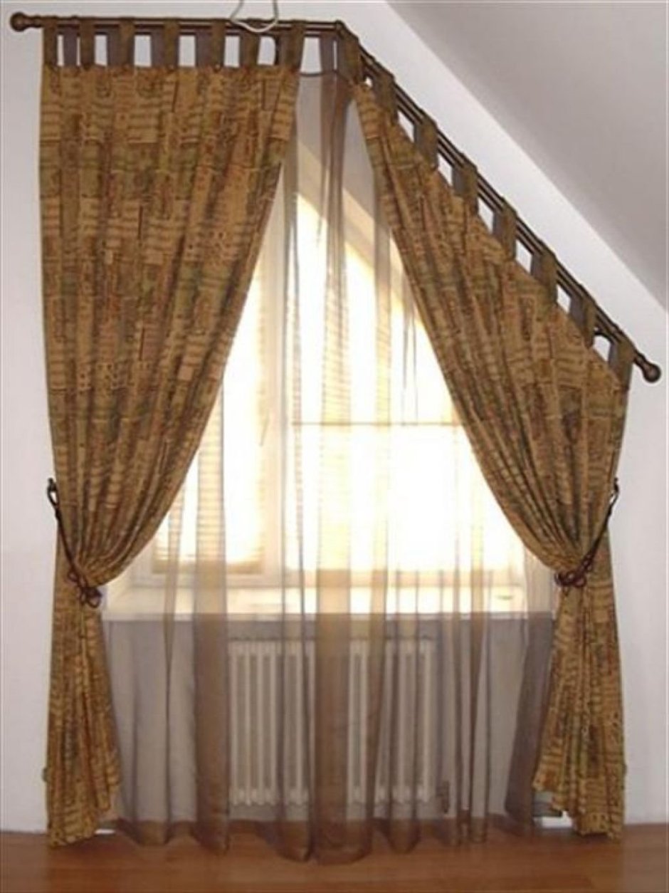 Карниз на скошенное окно