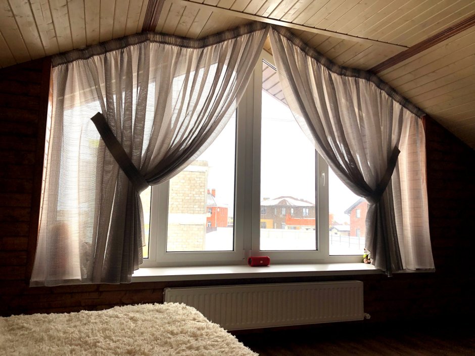 Карниз на мансардное окно