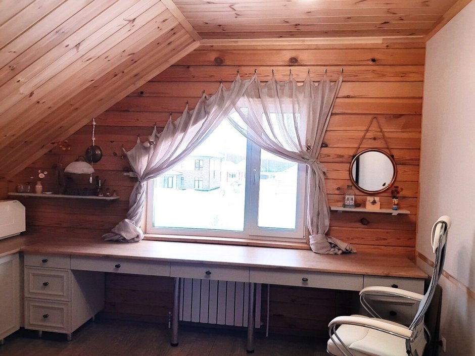 Карниз для скошенного окна с фиксаторами